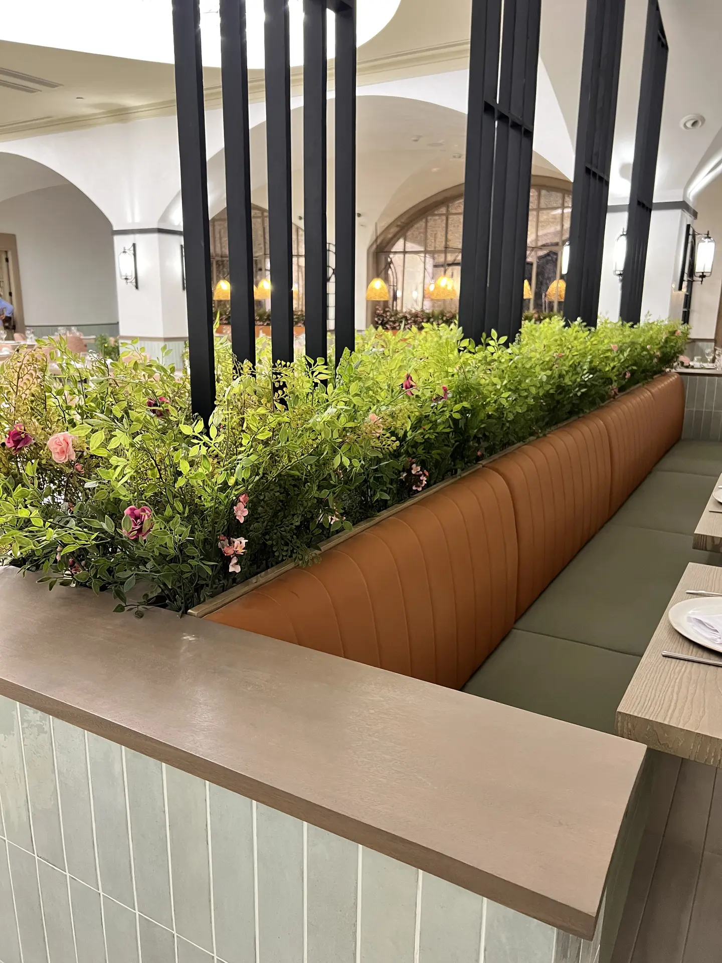 Decoracion Verde Variada en Mueble