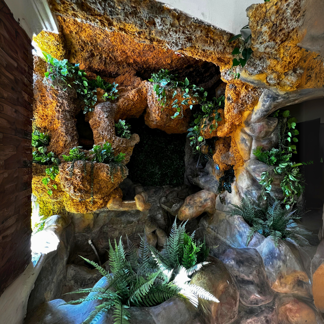 Decoracion Verde Variada Artificial en Fuente