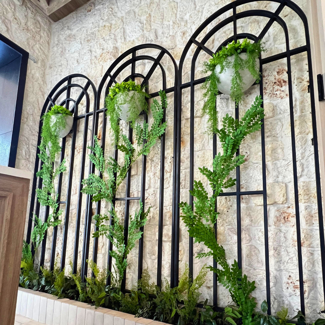 Decoracion Verde Variada en Mueble