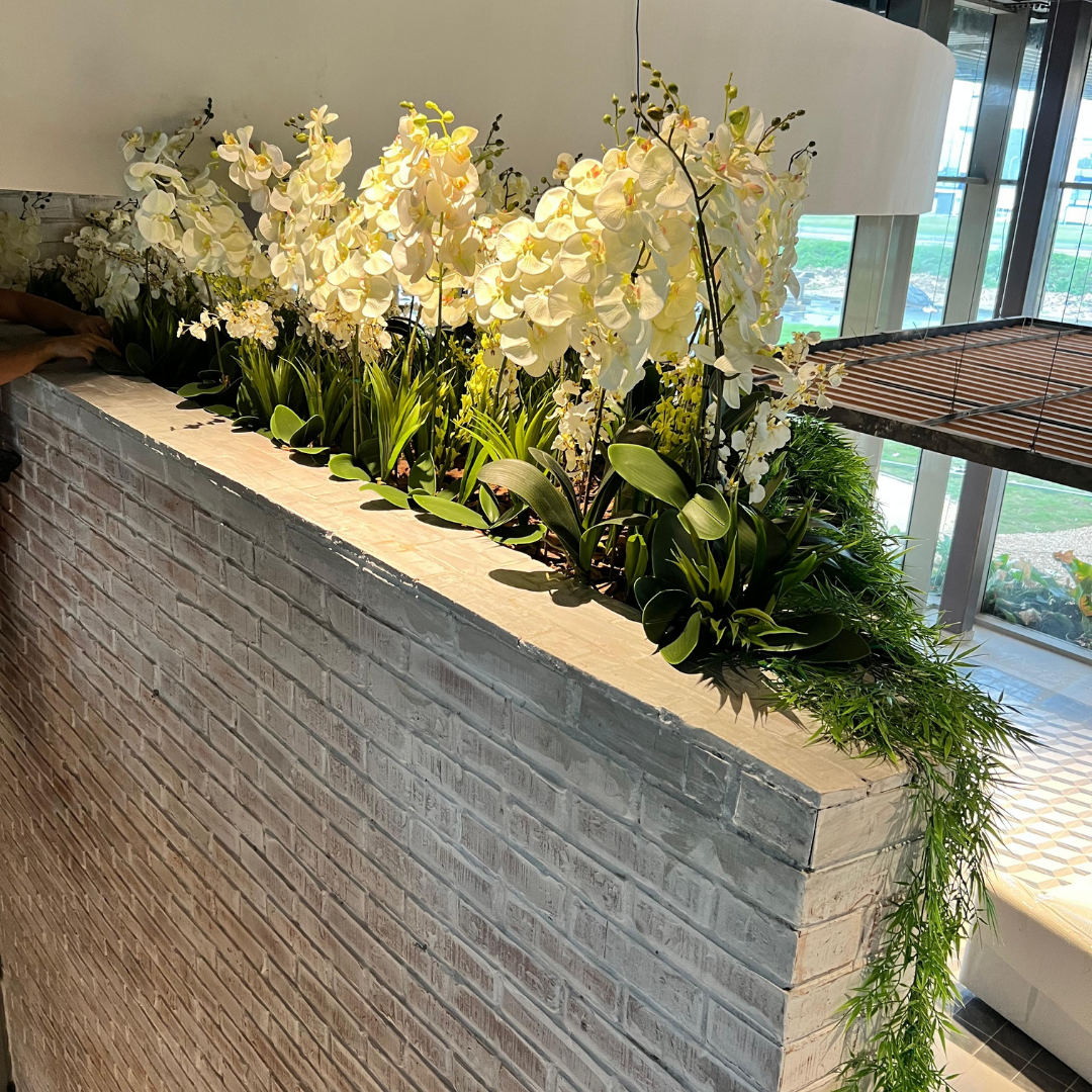 Decoracion Verde Variada en Mueble