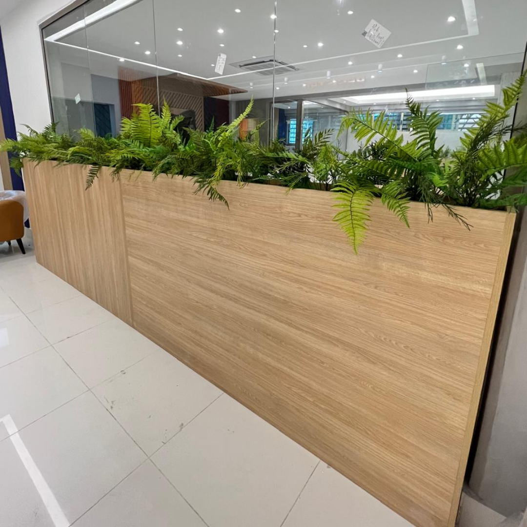 Decoracion Verde Variada en Mueble