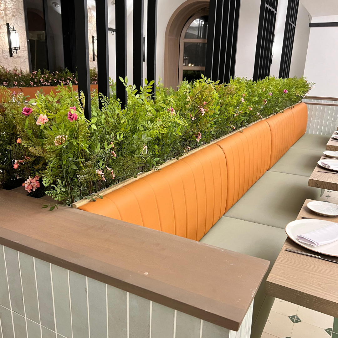 Decoracion Verde Variada en Mueble